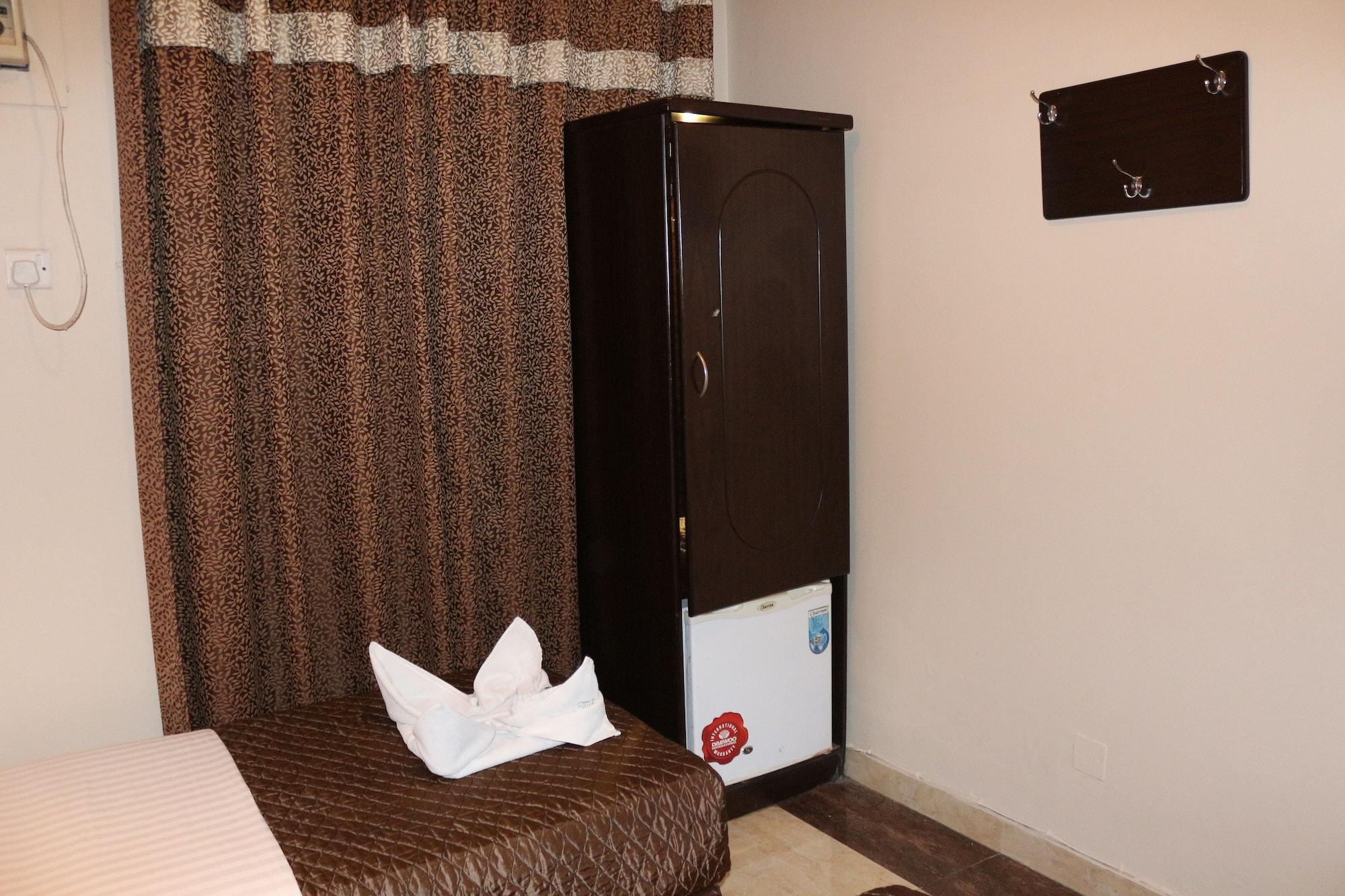 แกรนด์ ซีนา โฮเต็ล Hotel ดูไบ ภายนอก รูปภาพ