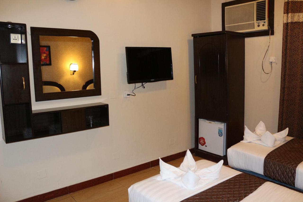 แกรนด์ ซีนา โฮเต็ล Hotel ดูไบ ภายนอก รูปภาพ